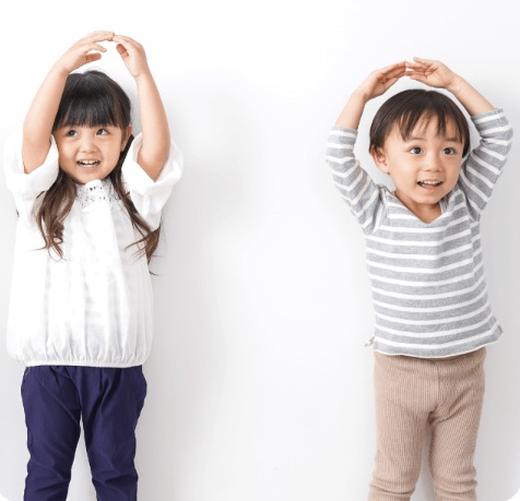 4～5歳（年中・年長）コースの英語レッスンの様子